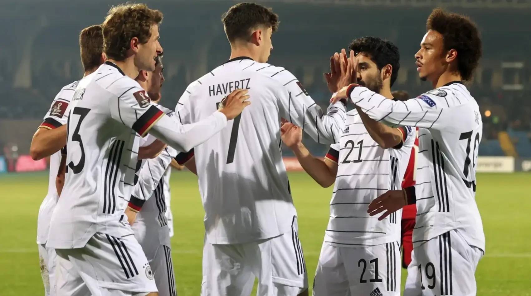 独特战术展现团队实力,赢得球迷青睐 独特战术展现团队实力,赢得球迷青睐