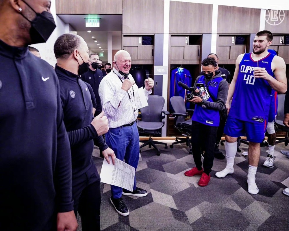 开云平台-多点开花！球队进攻全面开花，逆转比赛形势的简单介绍