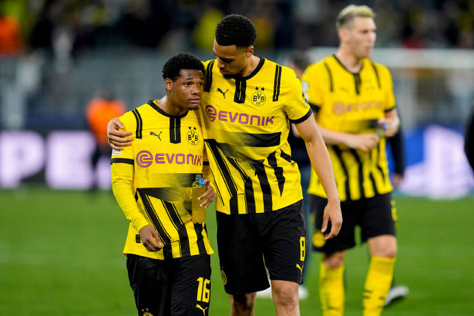 多特蒙德客场失利,欧冠席位或受威胁的简单介绍 多特蒙德客场失利,欧冠席位或受威胁的简单介绍