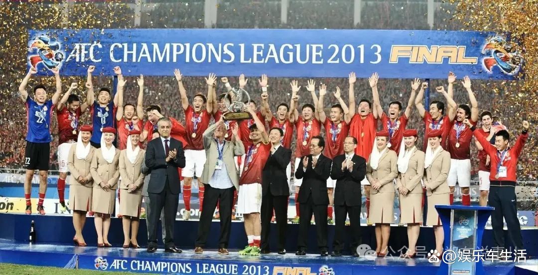 足球赛事现场座位争议事件引发球员纷纷退赛 足球赛事现场座位争议事件引发球员纷纷退赛