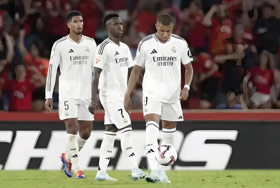 皇马球员频繁轮换阵容挑战重重 皇马球员频繁轮换阵容挑战重重