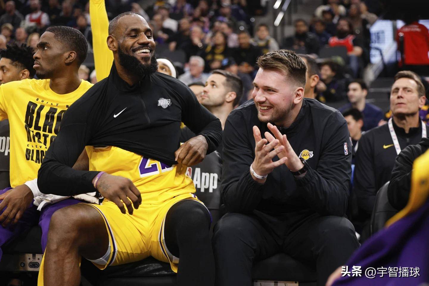 包含湖人与快船大战在即,球迷急切期待的词条 包含湖人与快船大战在即,球迷急切期待的词条