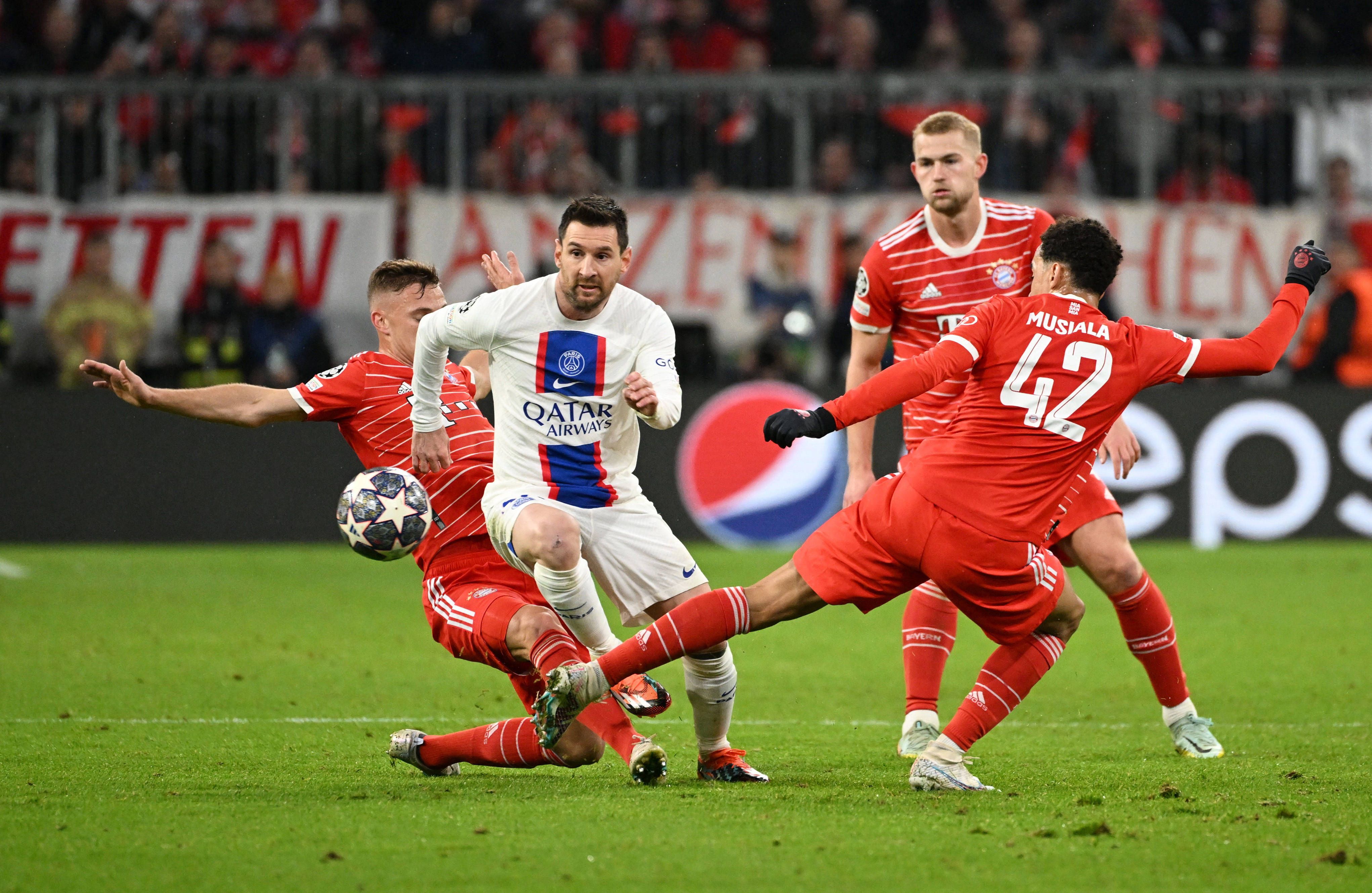 开云平台-包含拜仁慢热不敌对手，遗憾止步欧冠赛场的词条