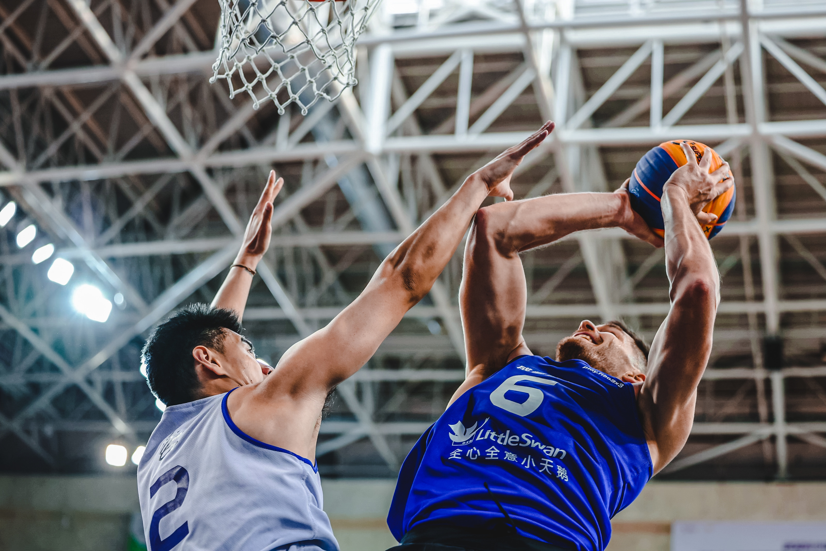 篮球比赛中的风云变幻令人震惊 篮球比赛中的风云变幻令人震惊