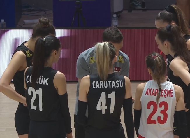 牌手在土耳其队-轻松取胜吴楠撤退 牌手在土耳其队-轻松取胜吴楠撤退