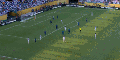 开云体育官方网站-足球场上豪华阵容云集，比赛激烈程度空前