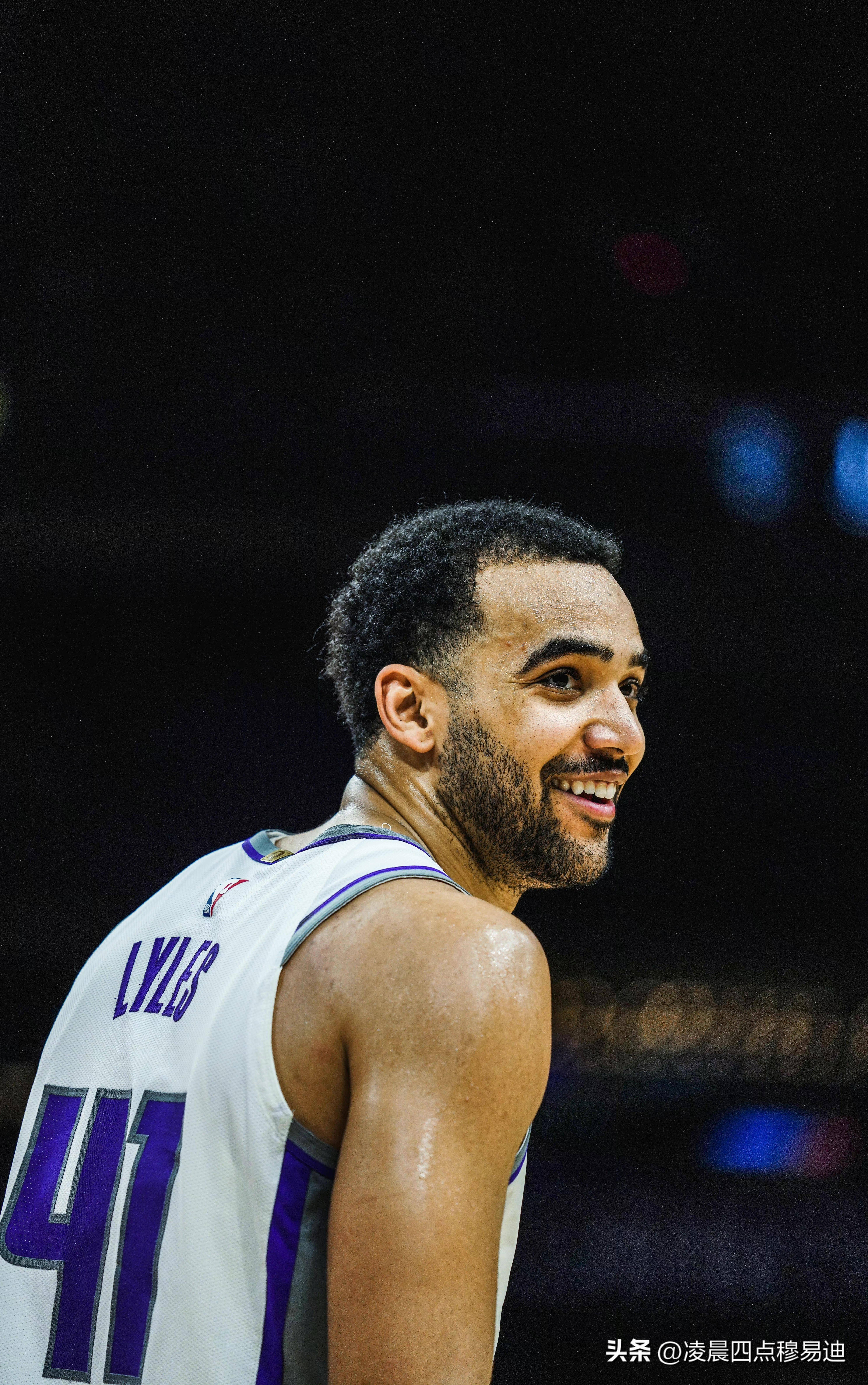 开云体育官方网站-阿尔梅里亚主场擒获三分，暂居榜首