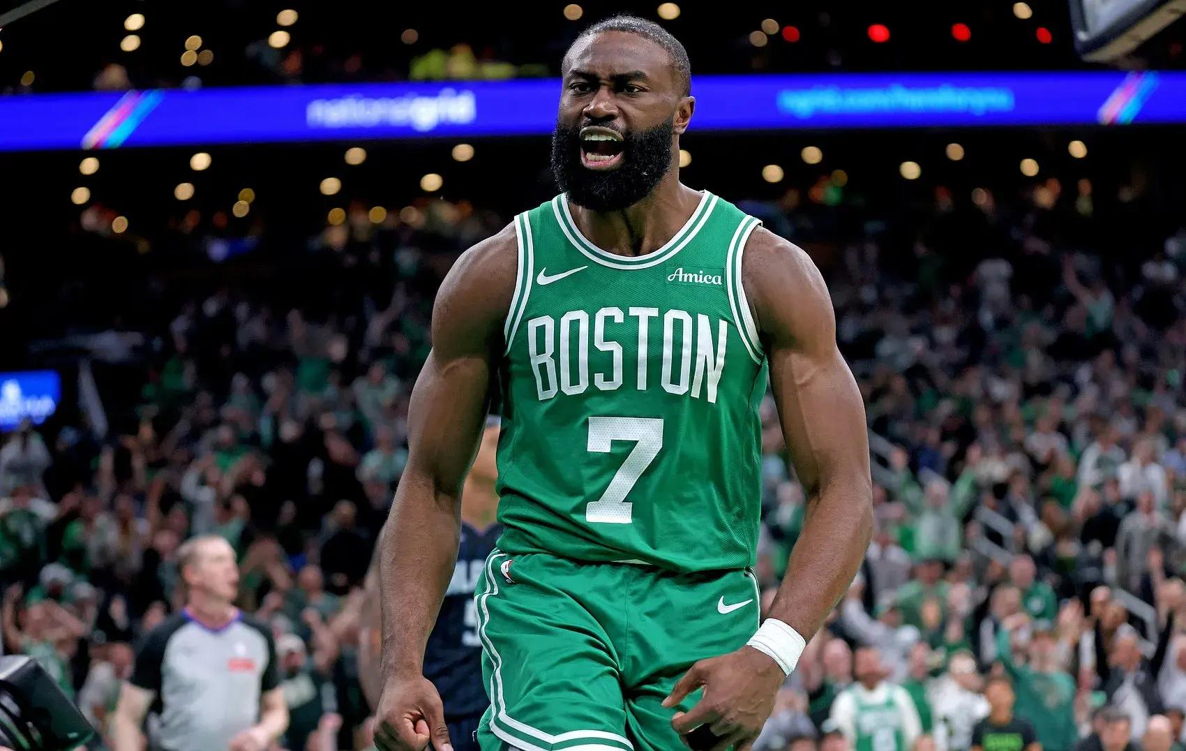 凯尔特人队连胜止步，球员表现受到球迷广泛关注