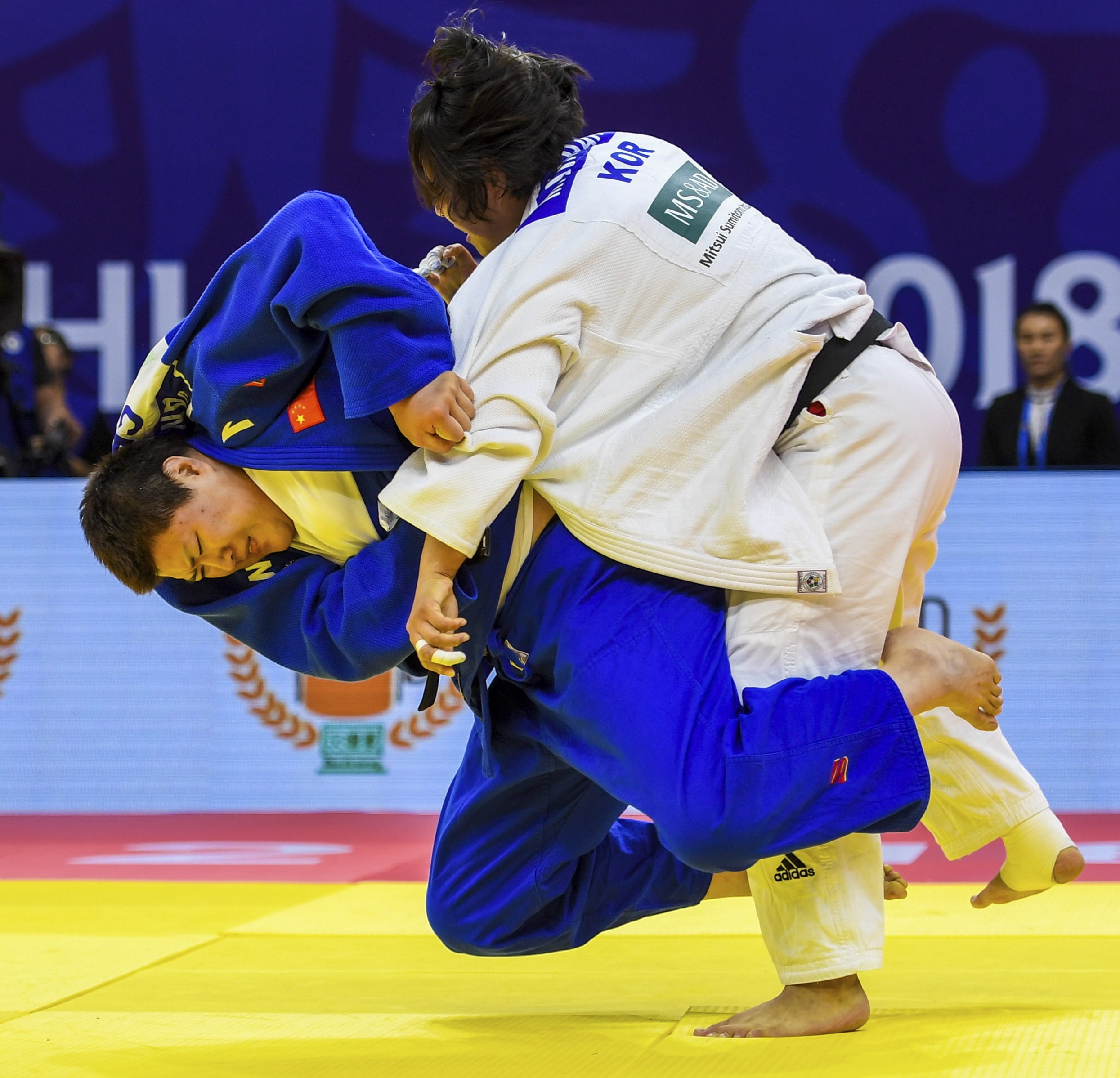 开云APP-日本女子柔道选手在比赛中圆梦