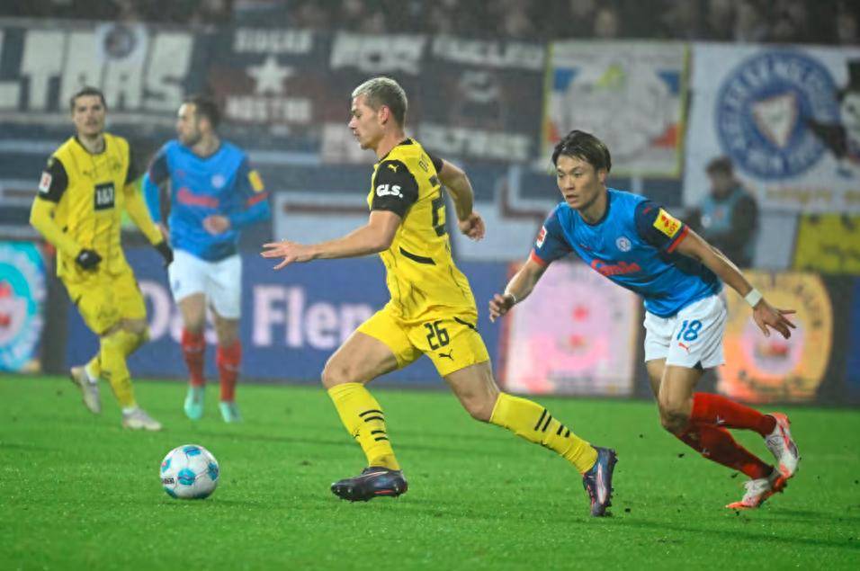 开云体育官网-多特蒙德客场失利，球队面临调整阵容的压力