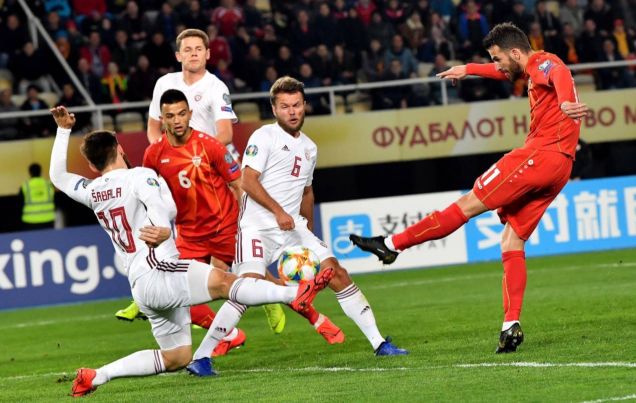 比利时击败瑞典，取得晋级机会