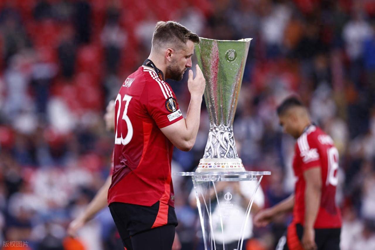 阿斯顿维拉逆袭,力擒热刺收获关键胜利的简单介绍 阿斯顿维拉逆袭,力擒热刺收获关键胜利的简单介绍