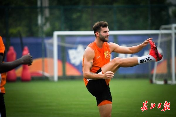 开云下载-国安雄心壮志，全队斗志昂扬迎接挑战