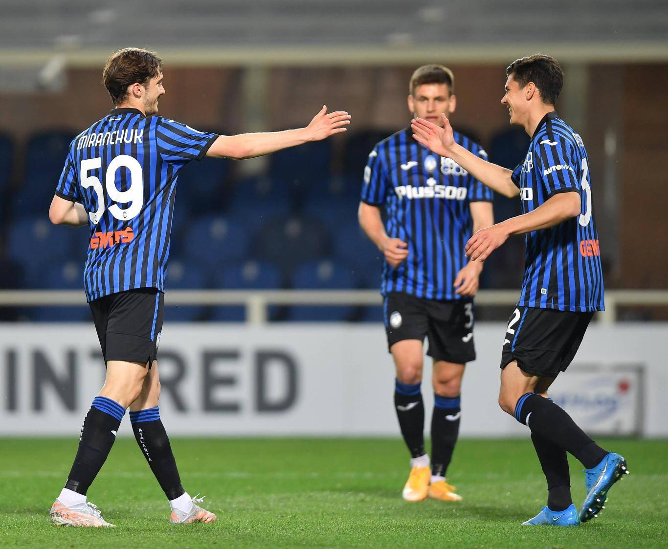 开云体育平台APP-尤文图斯主场大胜，后防表现让人印象深刻