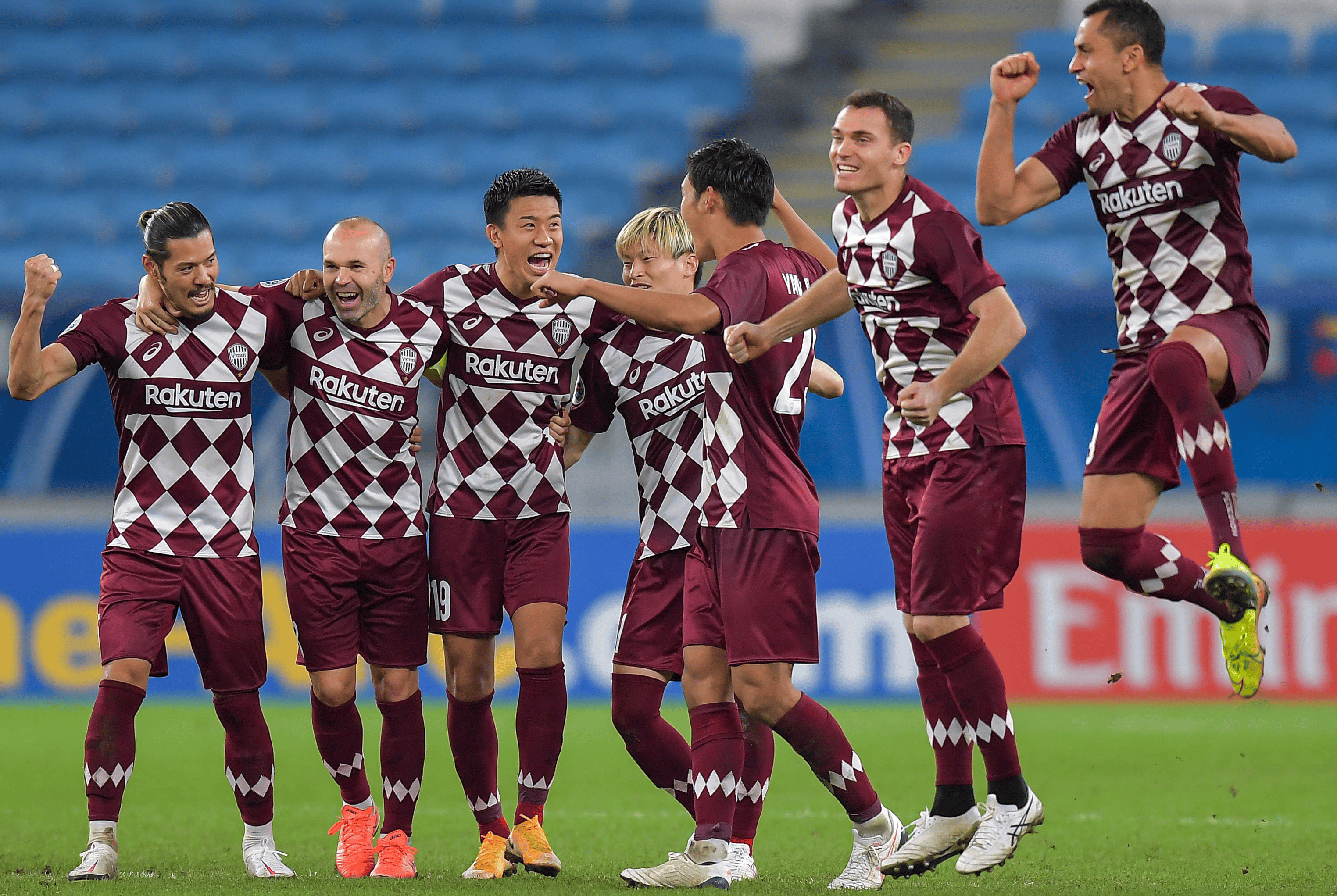 尤文图斯中场核心受伤,球队中场构建略显脆弱 尤文图斯中场核心受伤,球队中场构建略显脆弱