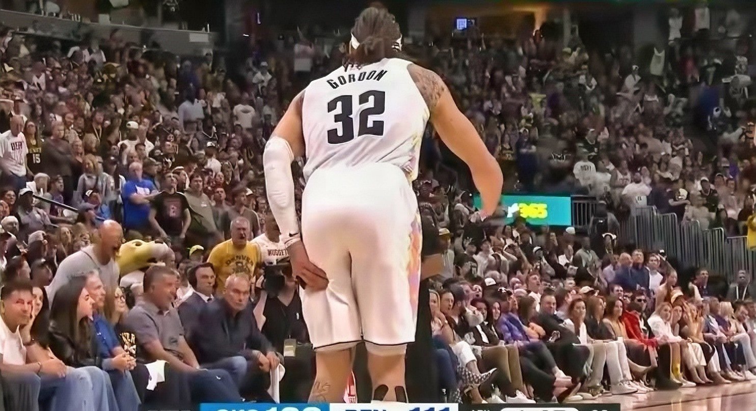 开云体育官方网站-掘金队奋力拼搏，赢得了胜利