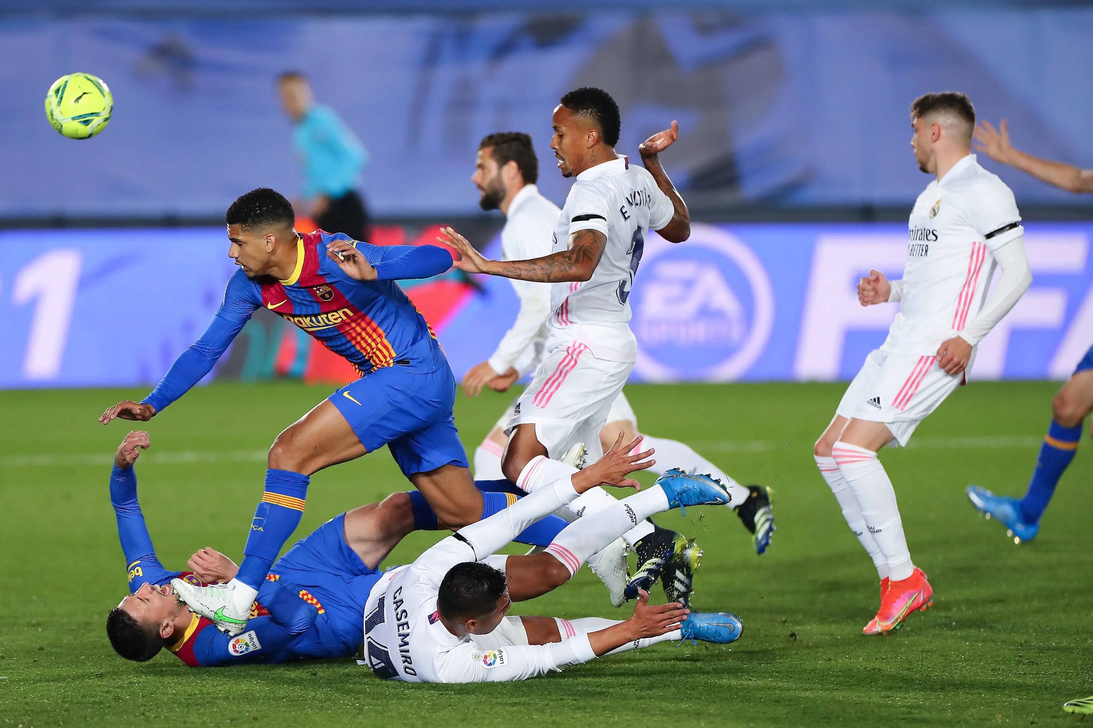 开云平台-足球联赛中的风云变幻引发热议