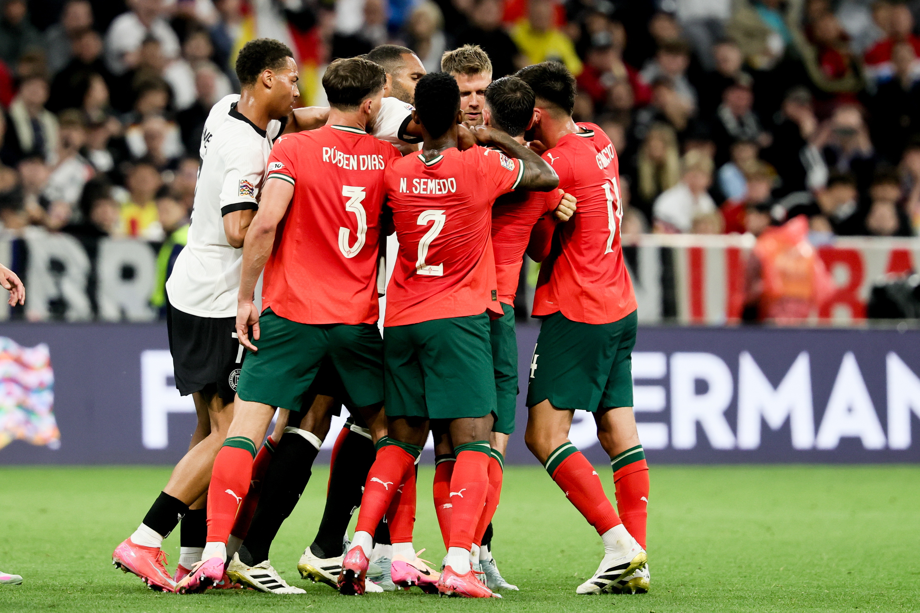 开云APP-葡萄牙队在客场战胜爱沙尼亚