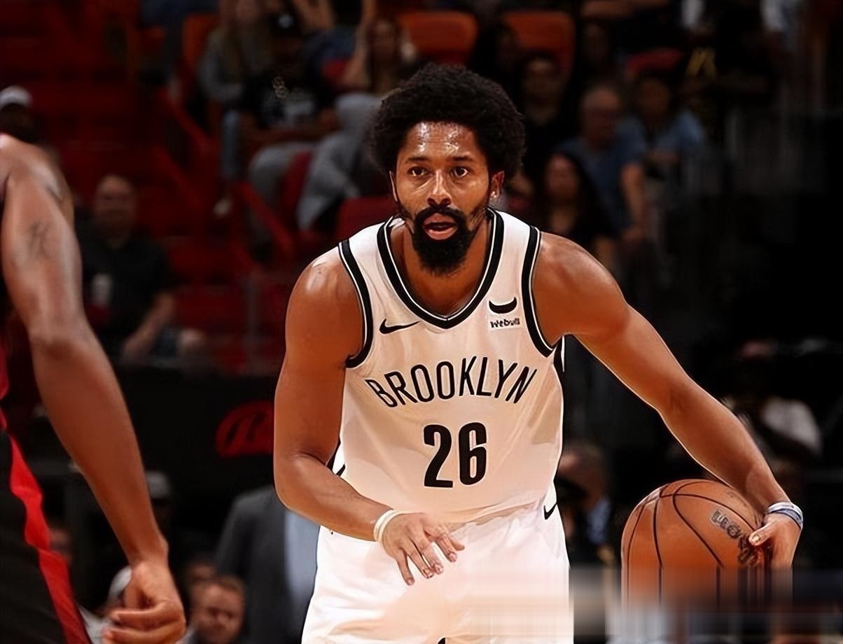 篮网队前锋再创历史记录,攻防两端全面发力的简单介绍 篮网队前锋再创历史记录,攻防两端全面发力的简单介绍