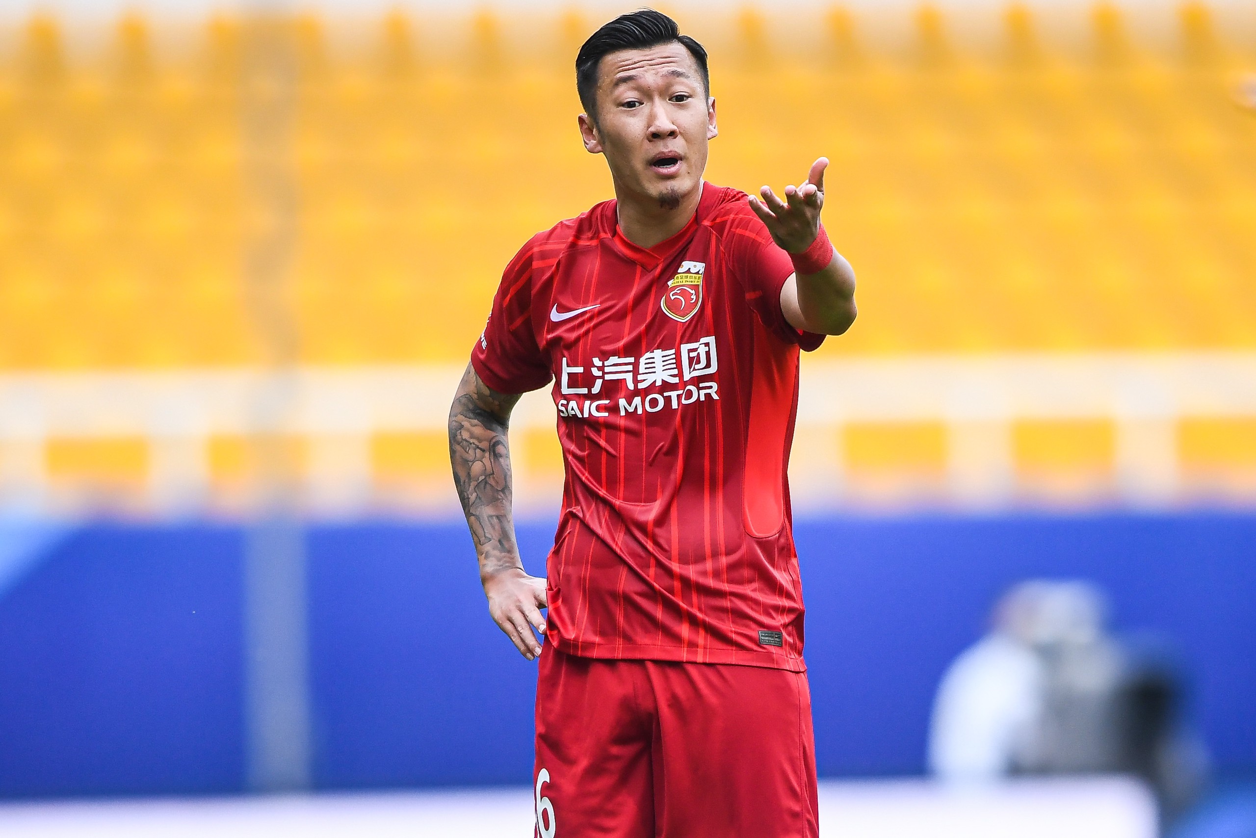 开云体育官方网站-新西兰国脚红牌被罚，欧国联赛场暗流涌动