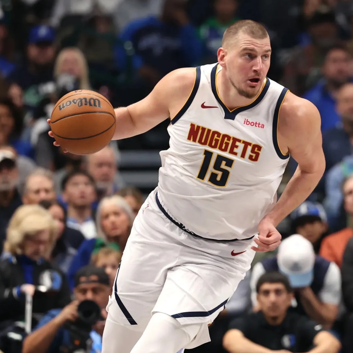 约基奇率领球队在国际比赛中崭露头角 约基奇率领球队在国际比赛中崭露头角