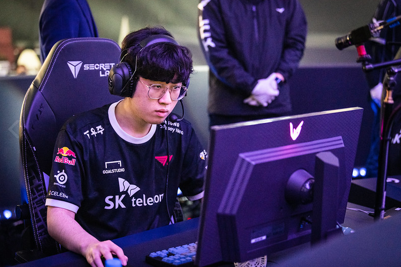 开云体育入口-包含FNC横扫G2，Zeus开启传奇时刻宿命之战成都决赛之夜，引爆全场热议的词条