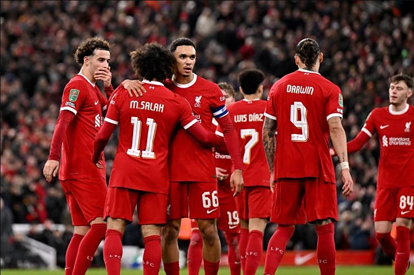 大场面对抗,胜负未定,场上争夺白热化 大场面对抗,胜负未定,场上争夺白热化