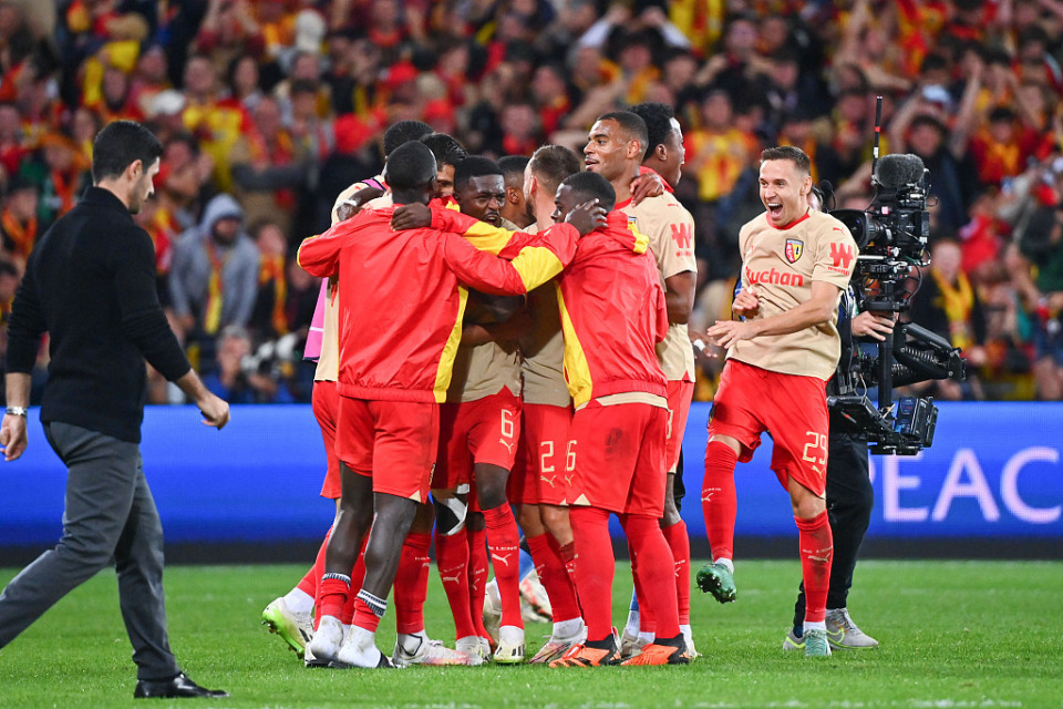 勃鲁日茨实现一连串胜利,率先升至榜首位置 勃鲁日茨实现一连串胜利,率先升至榜首位置