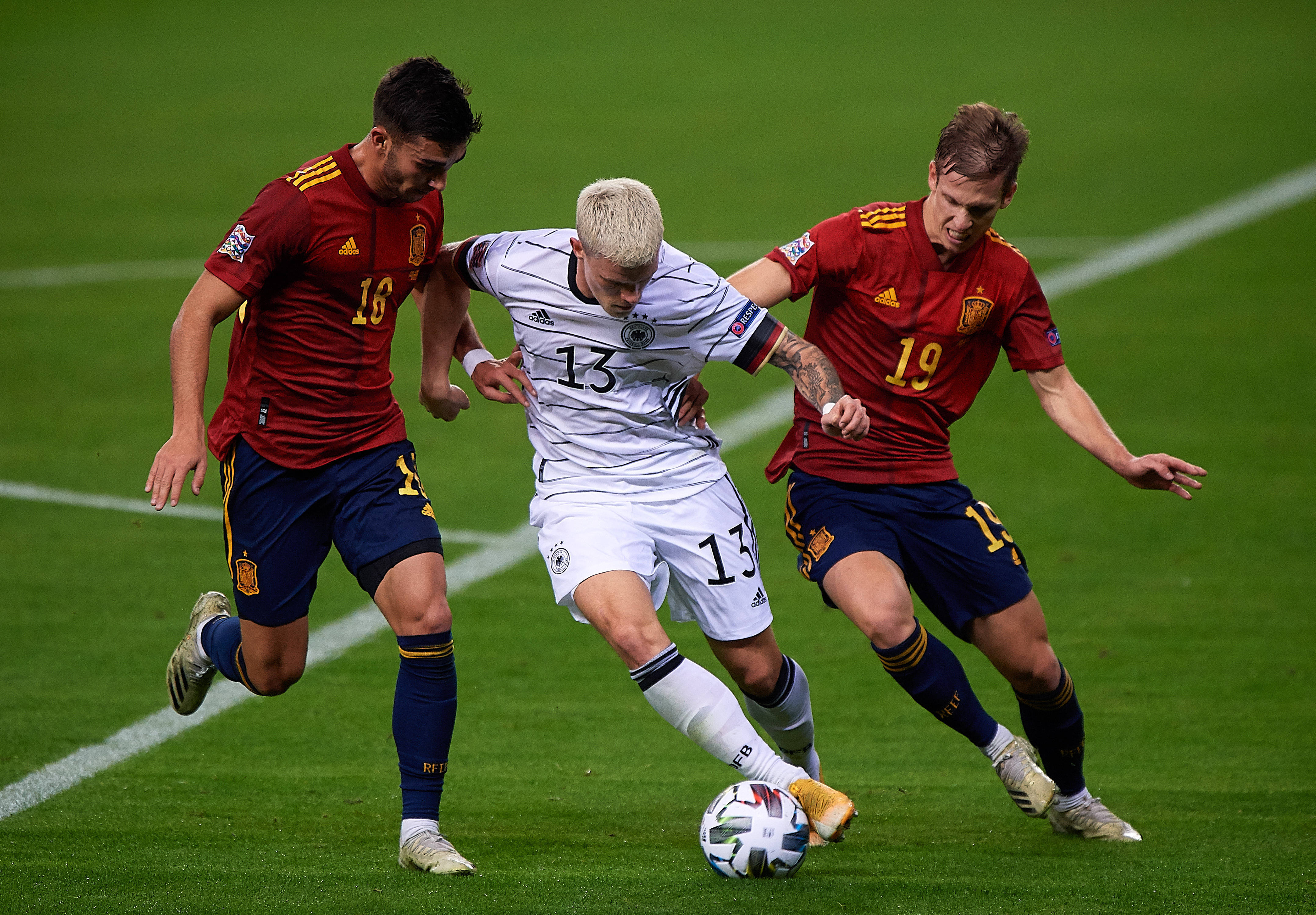 开云体育平台APP-欧洲强队争夺欧洲杯冠军，比赛激烈依旧