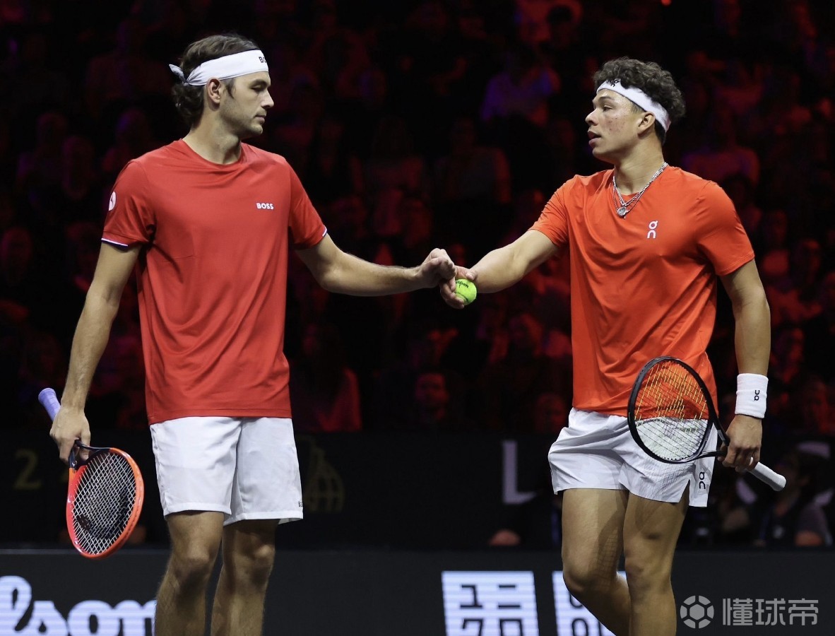 法网轻取拉沃尔杯，西西帕斯扛起全队