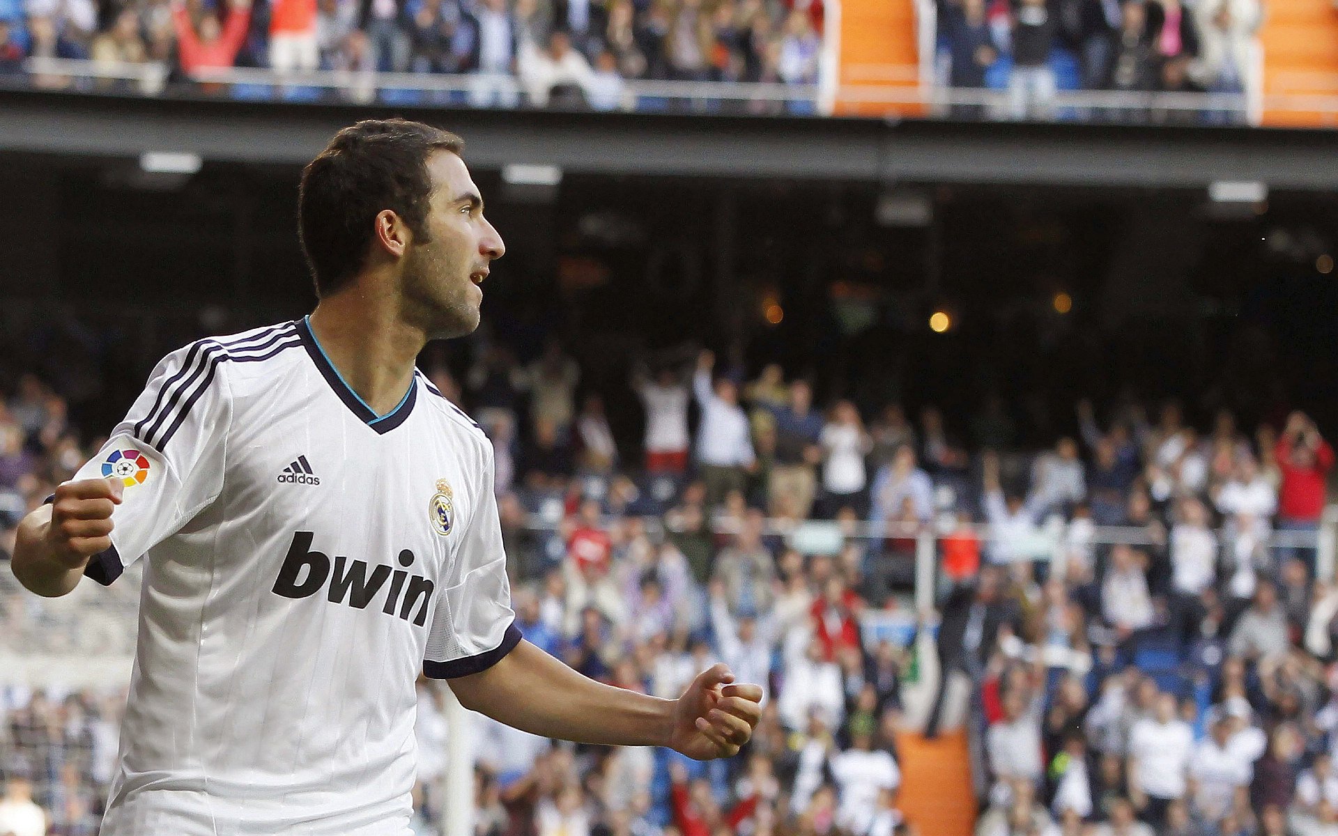 开云体育在线-双星闪耀，团队压制与个人接管—体育关键时刻的两种胜利法则